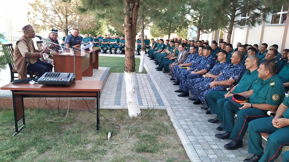 Baxsnilar harbiylar bilan ucnrasndi