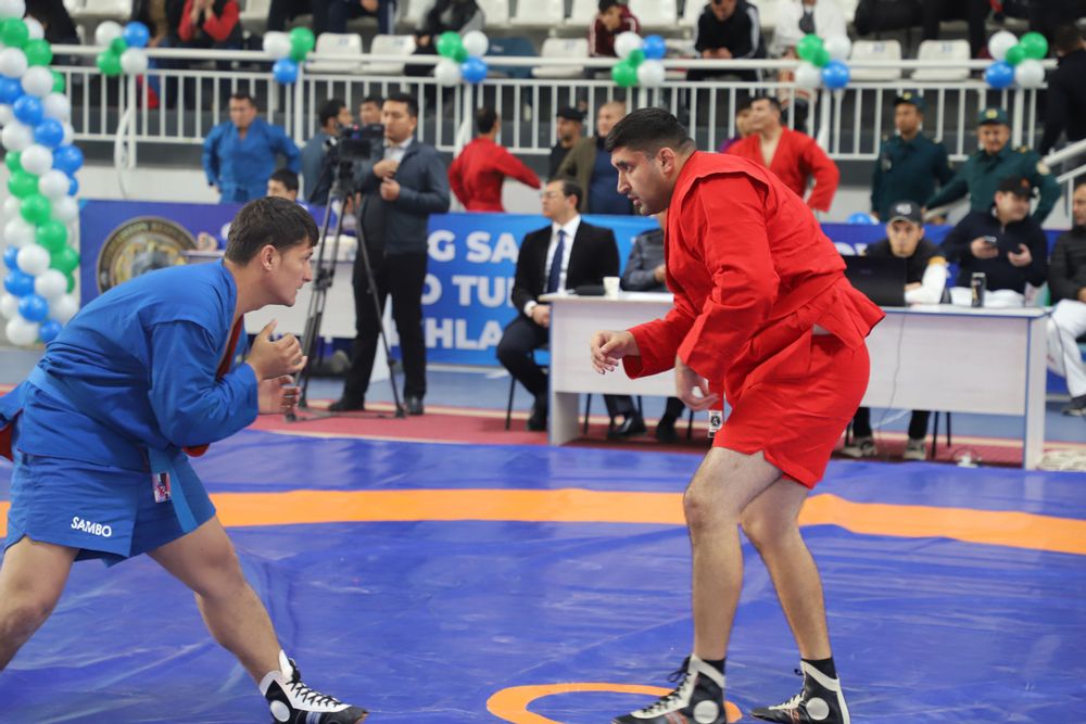 Sambo ustalari fargʻonada bellashdi
