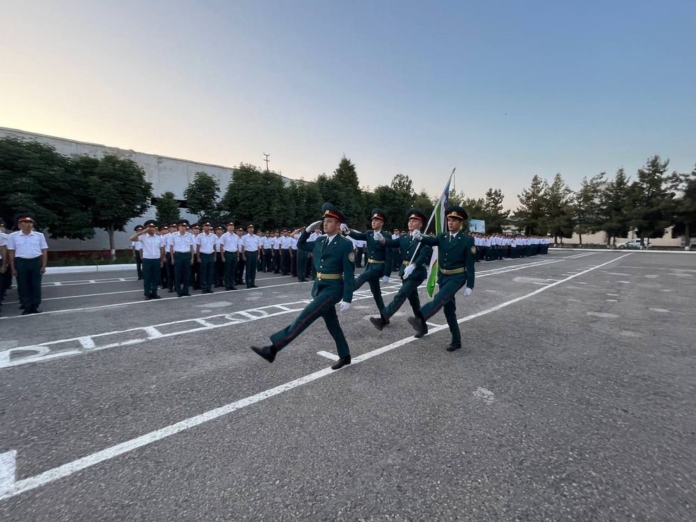 Сафдор ходимларнинг битирув тадбири