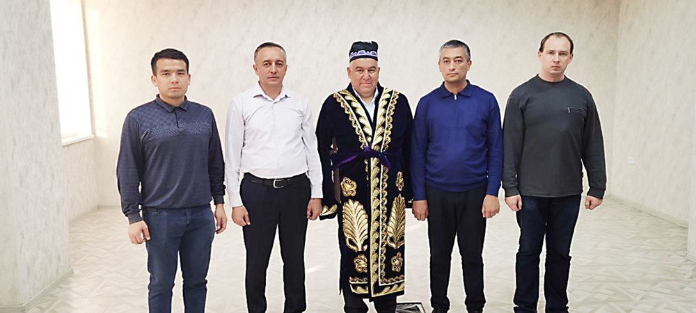 Иззат-икром билан