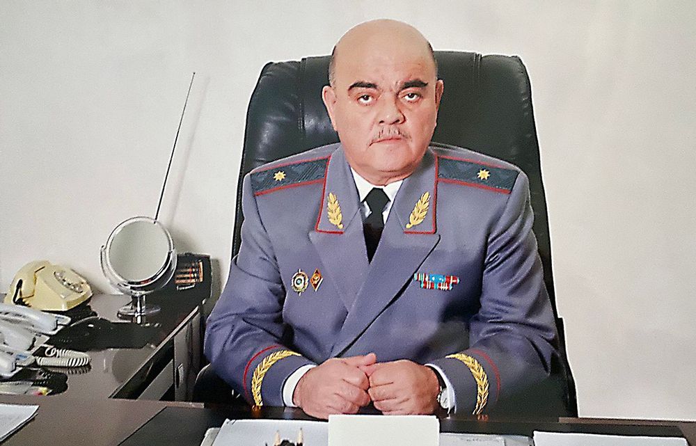 Ҳақиқат эгилади, букилади, аммо...